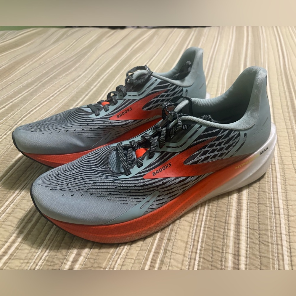 Brooks Hyperion Max V1 - image 1